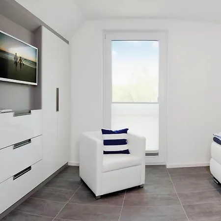 Am Yachthafen In Peenemünde