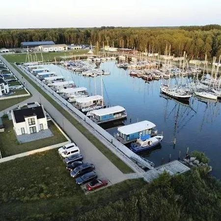 Am Yachthafen In Peenemünde