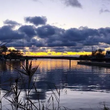 Ferienhaus Am Yachthafen In