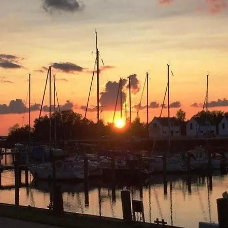 Ferienhaus Am Yachthafen In